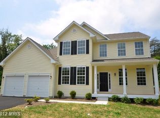 8207 Harbor View Dr, Pasadena, MD 21122