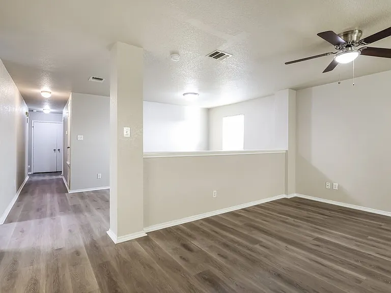 8007 Heights Valley — Photo 3