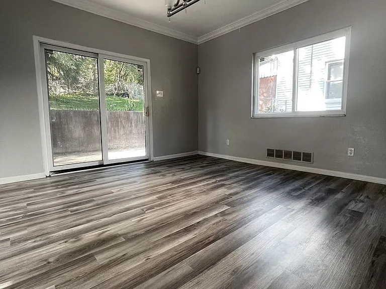 1 Arnold St — Photo 1