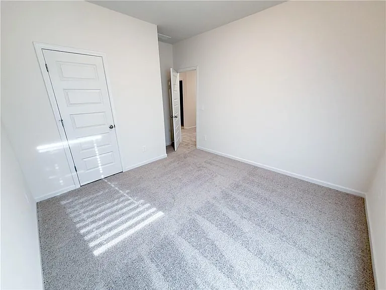 145 Oak St — Photo 8