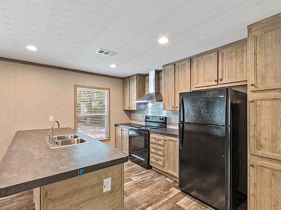 4th image of 126 Maple Leaf Cir