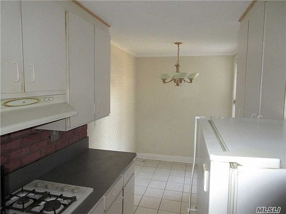 2nd image of 100 Brooklyn Ave APT 1J