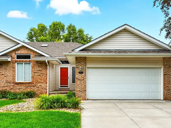 17161 Oakmont St, Omaha, NE 68136