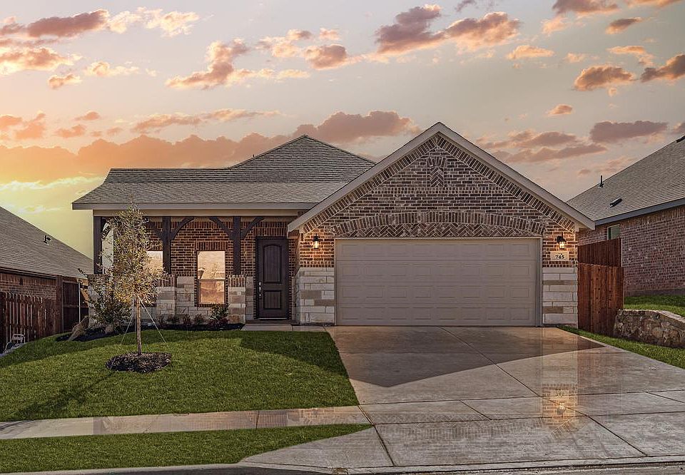 1st image of 745 Long Iron Dr