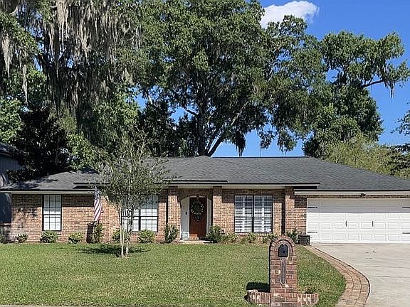 All brick ranch beauty!