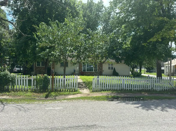 416 W Main St, Watertown, TN 37184