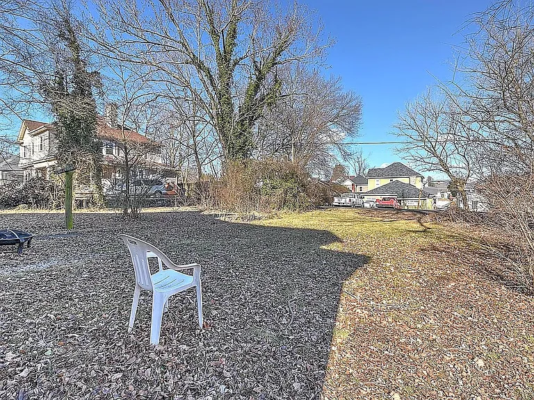 1125 Windsor Ave #1 — Photo 14
