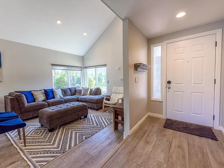 727 Lamplighter Rd — Photo 7