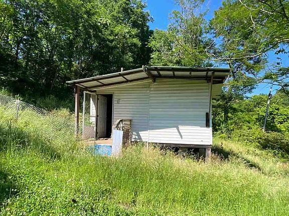 5th image of 573 Arnoldsburg Rd