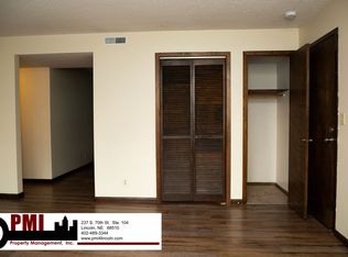 2 Bedroom and 1 Bathroom Apartment Available For Rent!, Lincoln, NE 68502