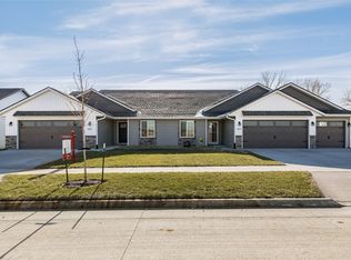 1615 Petrus Dr NE, Cedar Rapids, IA 52402