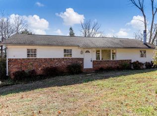 1319 Lodwick Dr, Louisville, TN 37777