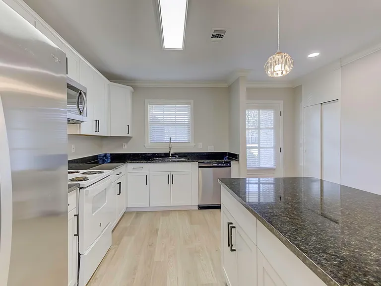 464 S White Station Rd — Photo 30