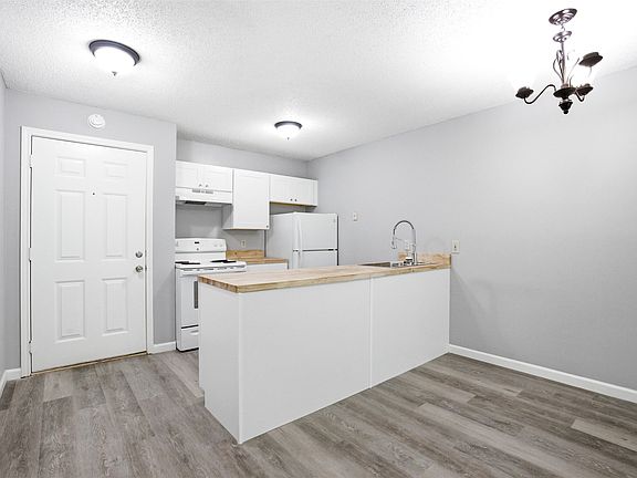 4th image of 120 Fisherville Road #141