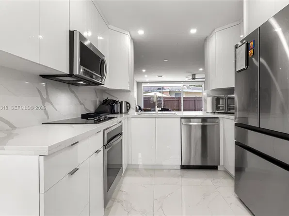 801 NE 1st St, Fort Lauderdale, FL 33301
