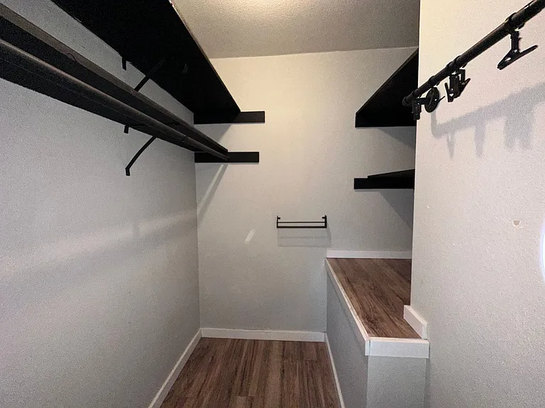 1589 NE Kane Dr — Photo 14