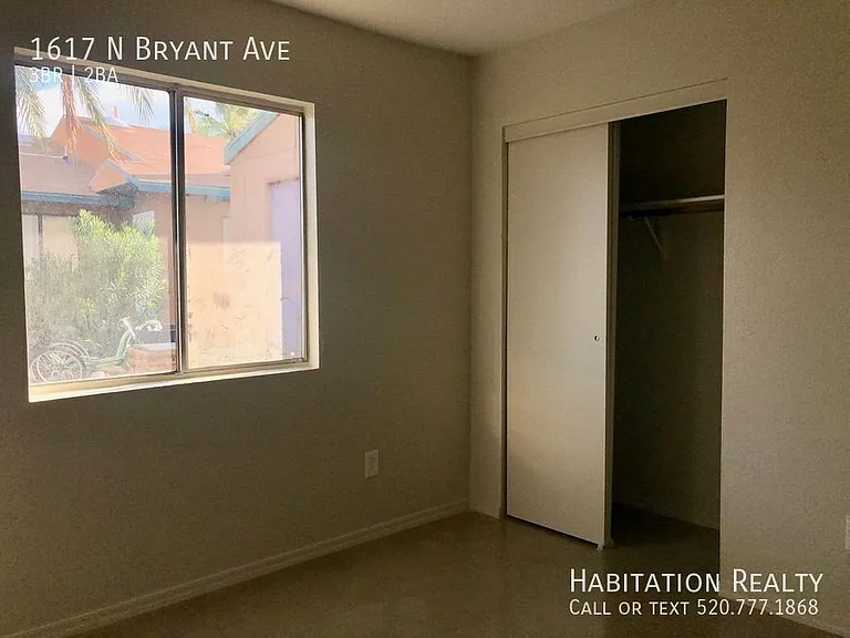 1617 N Bryant Ave — Photo 8