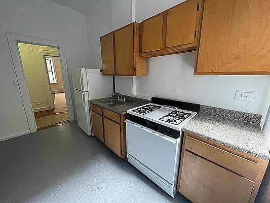 2nd image of 4857 Broadway #3N