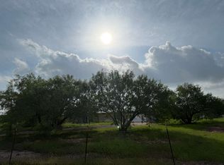 455 Country Trl, Pleasanton, TX 78064