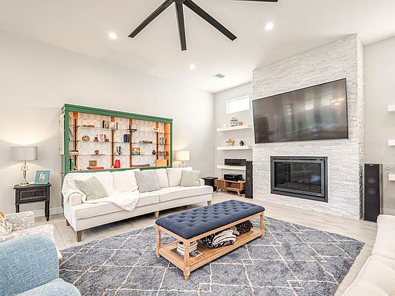 4th image of 5817 Santa Clarita Ln