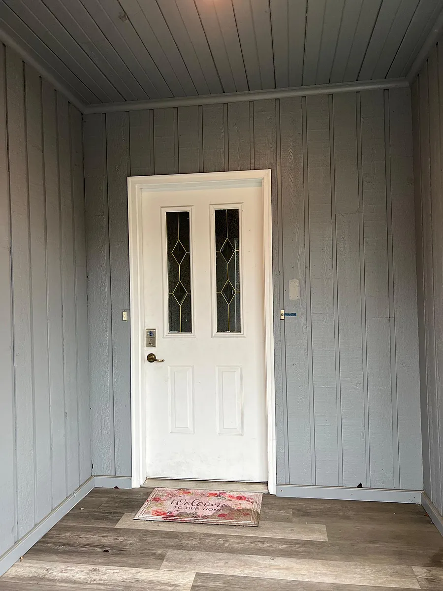 Front door - 217 Park Ave N #A