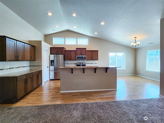 3rd image of 1323 E Polk Court