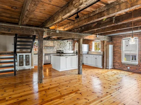 371 S Main St, Providence, RI 02904
