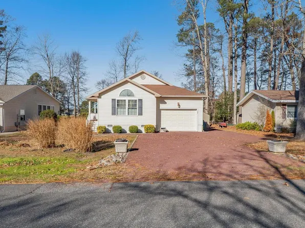 128 Sandyhook Rd, Ocean Pines, MD 21811