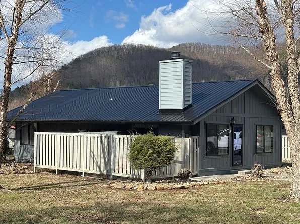 4304 Little Creek Way APT A, Cosby, TN 37722