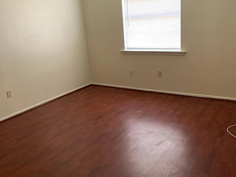 4028 Quincy St — Photo 2