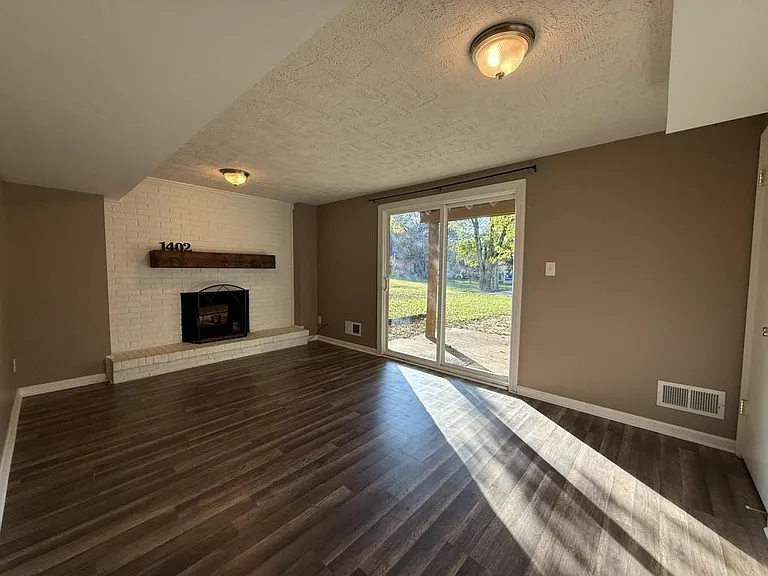1402 N Miles St — Photo 16