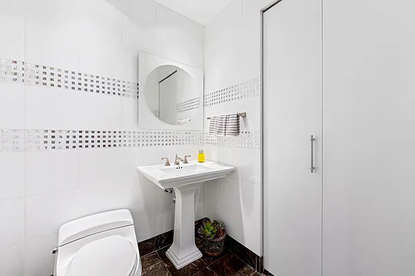 Sold by Douglas Elliman | media 32