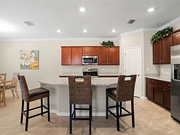 5th image of 10530 Prato Dr