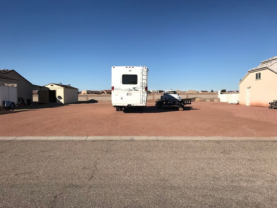 1st image of 2069 E Sandtrap Ln