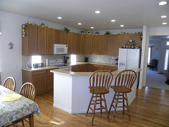 Kitchen/Breakfast Area