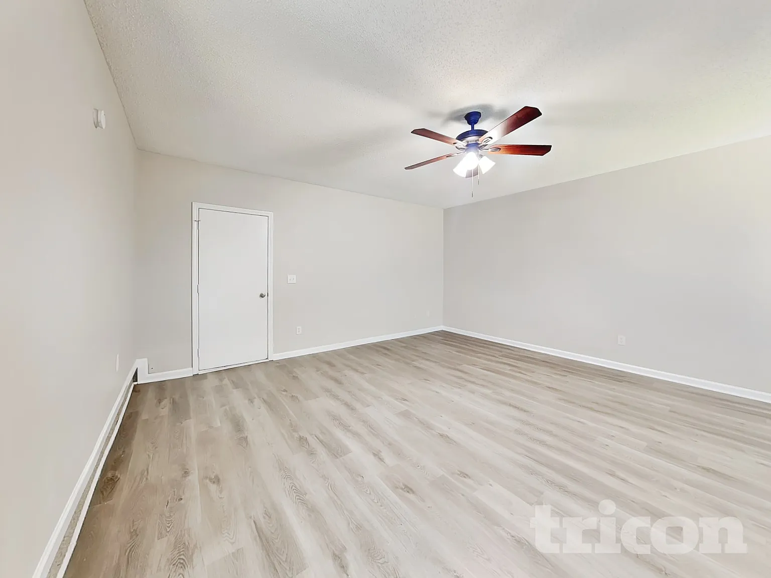 2135 Mulberry Lane Lithonia GA — Photo 3