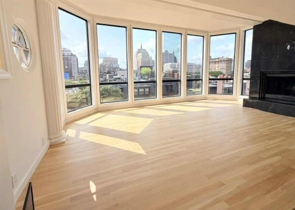 2 bed, 3.0 bath, 9999 sqft, $6,300 — Photo 1