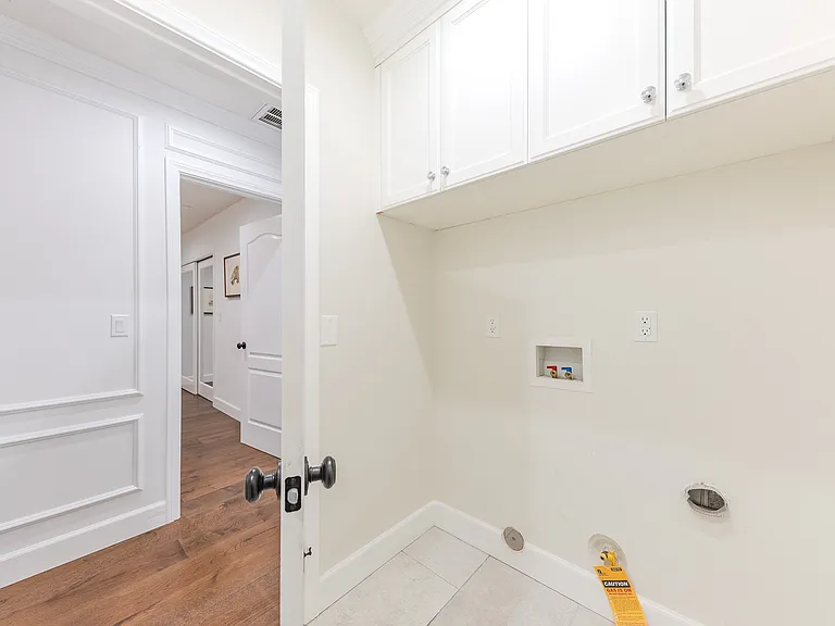 325 W Bellevue Dr — Photo 52