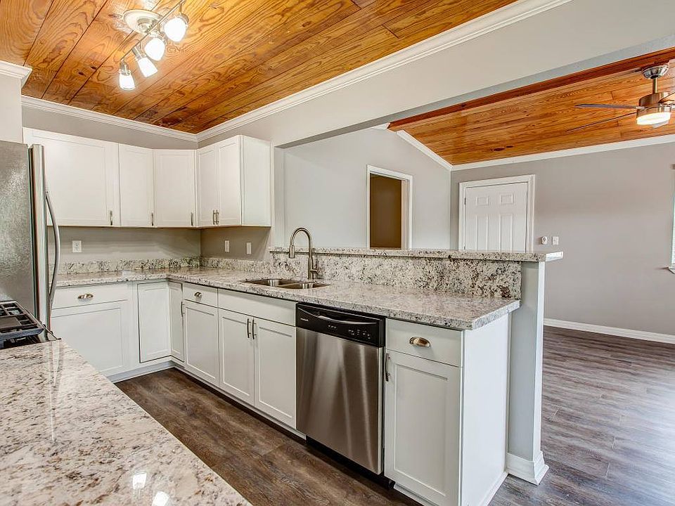 1st image of 113 Sherwood Cir