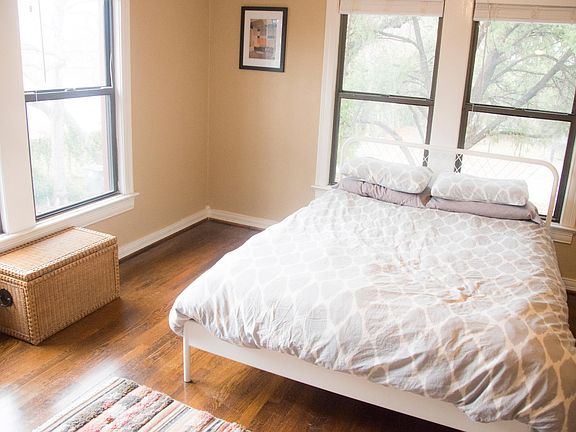 2nd image of 1830 Moser Ave #400