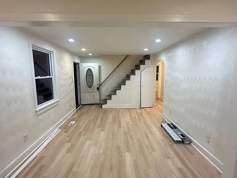 35 Fairview Cir S — Photo 4