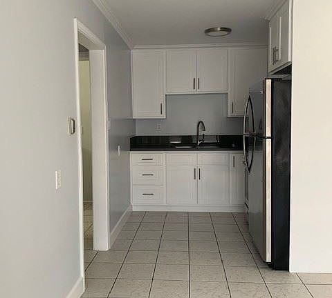 4th image of 530 Junipero Ave APT 5