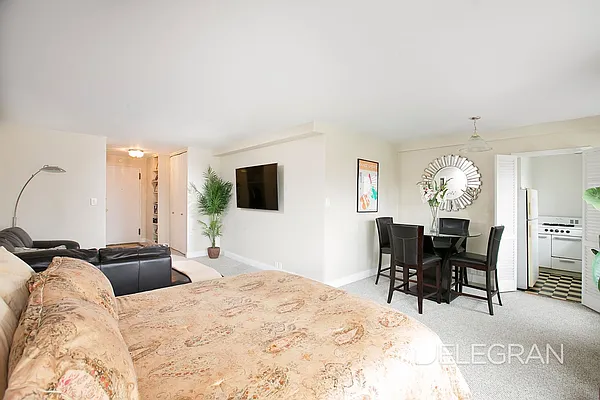 Sold by (Legacy) Elegran | media 14