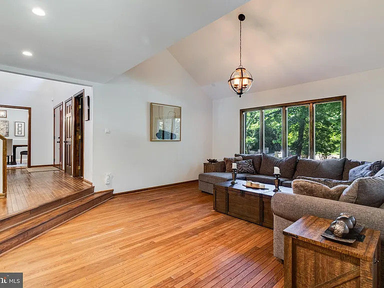 8150 Plowden Dr — Photo 17