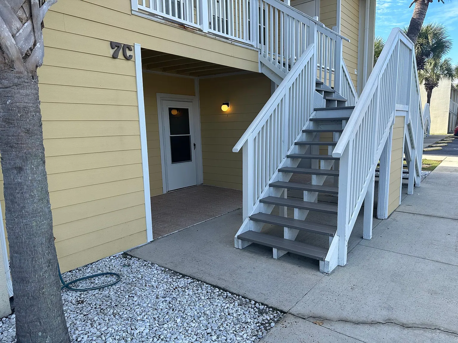 1 bed, 725 sqft, $1,900 — Photo 3