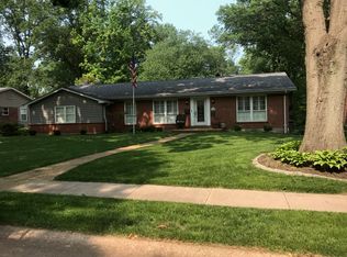 1403 Ruth Dr, Saint Louis, MO 63122