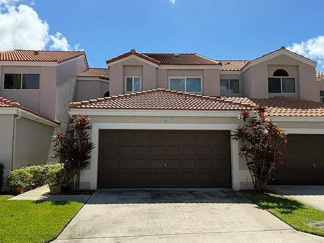 3 bed, 2.5 bath, 1837 sqft, $5,000 — Photo 2