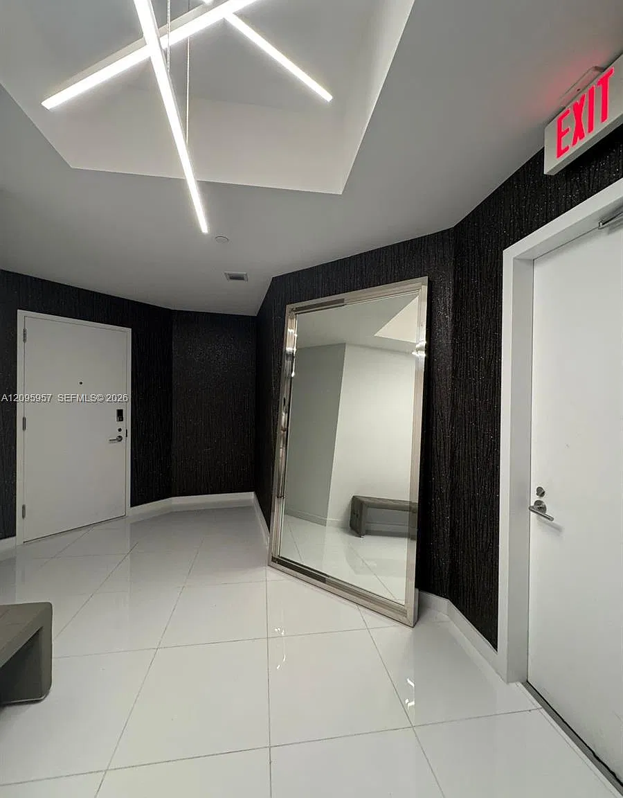Paramount Miami Worldcent — Photo 2