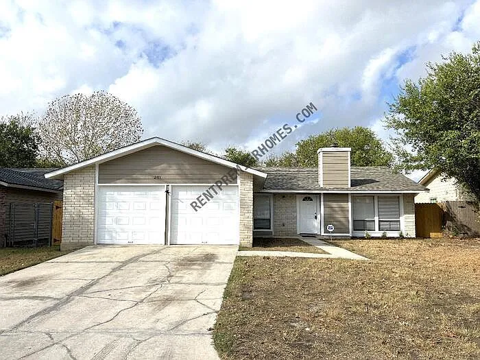 2911 Lake Briar — Photo 1
