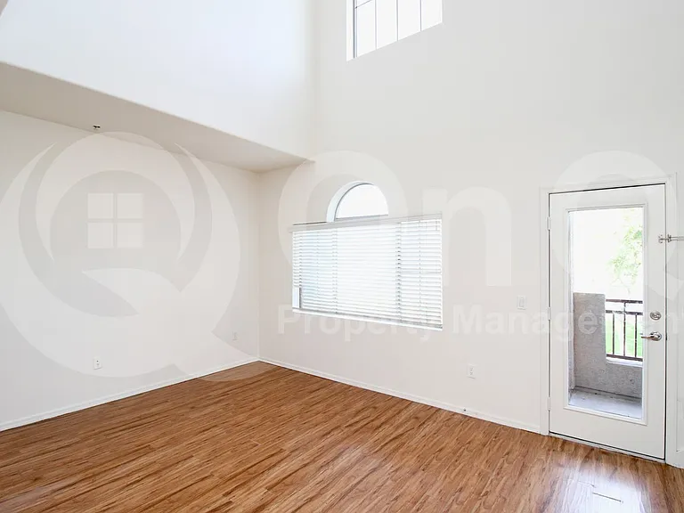 2402 E 5th St #1562 — Photo 4